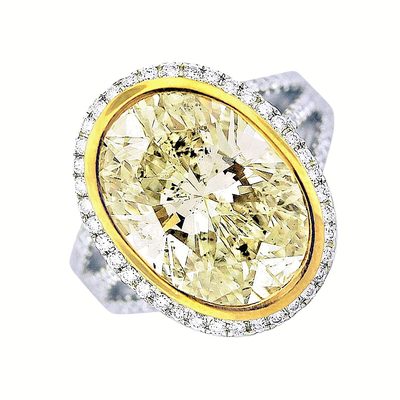 GIA 5.00 CT Fancy Yellow Oval Cut with Halo & Split shank Diamond Ring - 18K