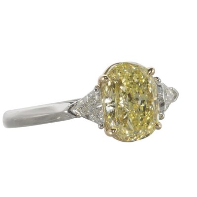 GIA Certified 1.75 CTW Diamond Engagement Ring Fancy Yellow Oval Shape 18K Gold