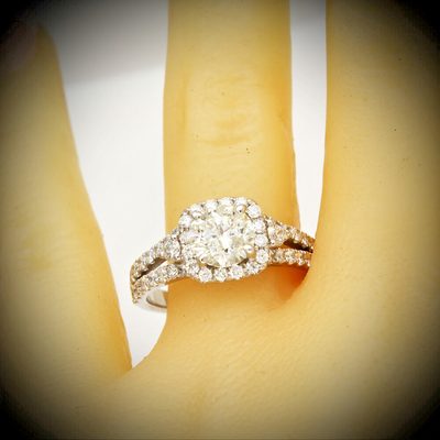 1.50 CT Round Brilliant Cut Diamond set in 14K White Gold Halo Design Ring. GIA