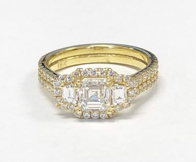 2.50 Carat Asscher Cut Diamond Engagement Ring 18k Yellow Gold GIA Certified