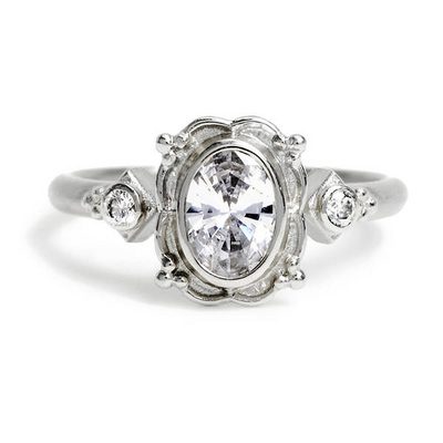 GIA Certified 1.50 Carat Oval & Round Cut Diamond Engagement Ring 18k Gold
