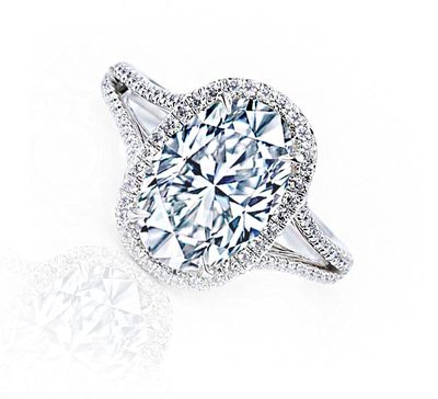 Platinum GIA Certified 3.20 Carat Oval Shape Diamond Engagement Halo Ring