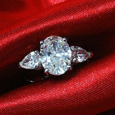 Platinum 950 Three Stone Natural Diamond Ring - Center 2.50 CT GIA I/VS1 + Pears