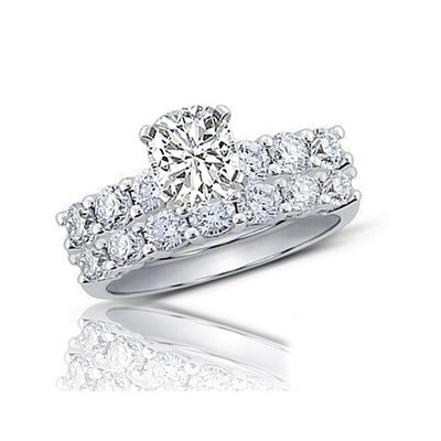 Cushion & Round Cut 3.30 Carat Diamond Bridal Set Ring 18k Gold GIA Certified