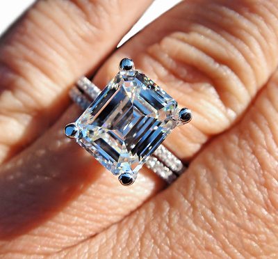 GIA Certified 10.00 CT Emerald Cut Diamond Set On Platinum Round Cut Bridal Set