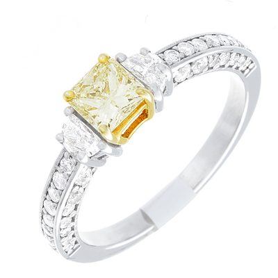 Breathtaking 2.50 CTW Princess cut Diamond Fancy Yellow 18K WG GIA certified