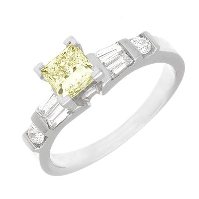 Vintage Style 2.60 CTW Princess cut Diamond 18K Gold GIA Certified Fancy Yellow
