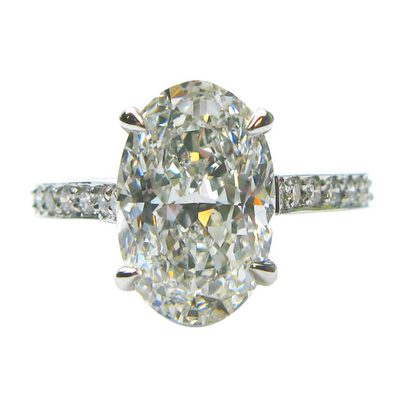 Diamond Ring2.00 Carat Engagement Oval and Round Shape 18k White Gold