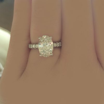 18k White Gold 2.50 Carat Oval & Round Cut Diamond Engagement Ring GIA Certified