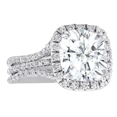 GIA Certified Diamond Engagement Ring 3.20 carat Cushion Shape VVS2 18K Gold