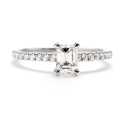 Simple Style Emerald & Round Cut Diamond 18k Gold Engagement Ring 2.50 Carat