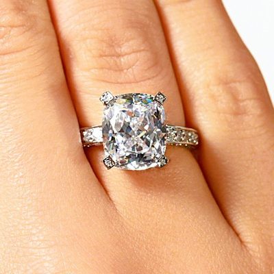 Natural 3 CT GIA Certified Cushion Cut Set on a Platinum Diamond Ring W / Rounds