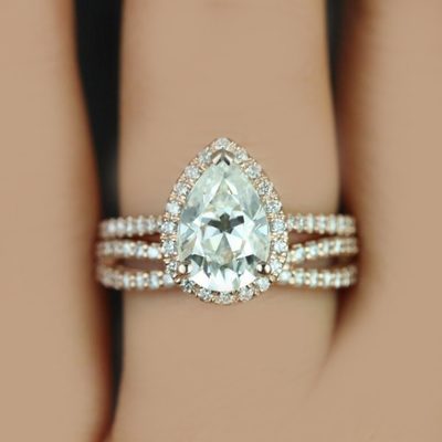 18k Yellow Gold Pear & Round Cut Diamond 3.50 Carat GIA Certified Bridal Set