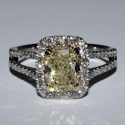 Marvelous Round Shape 3.25 CTW Radiant cut Diamond Fancy Yellow 18K WG GIA